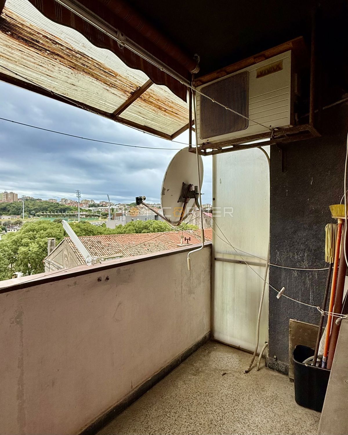 Stanovanje za prenovo v centru Pule – 56 m²