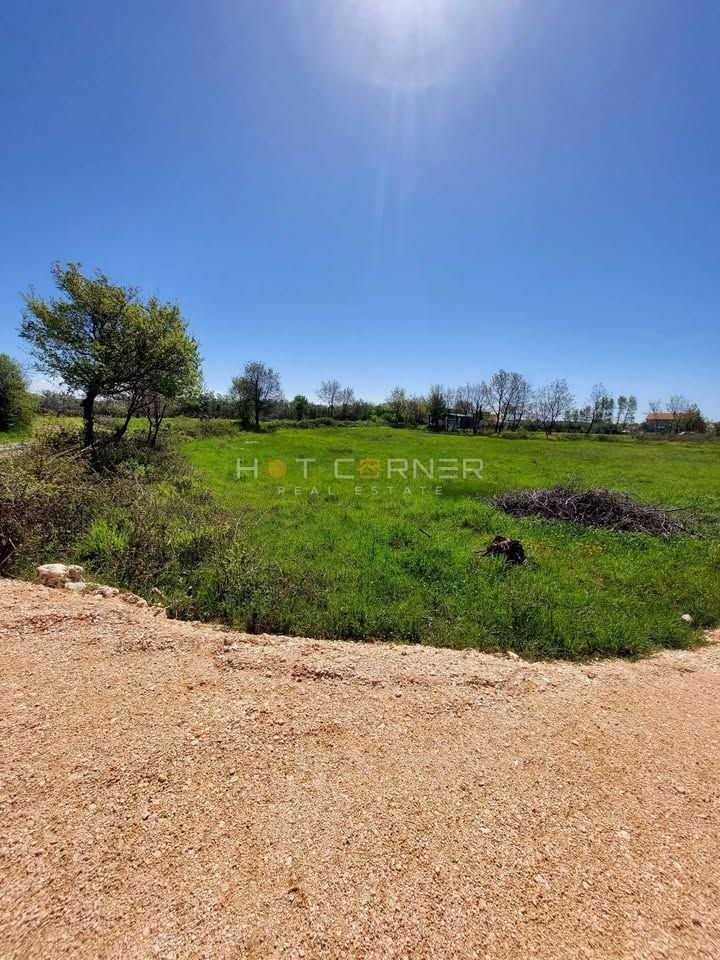 Gradbeno zemljišče Barban, 690m2