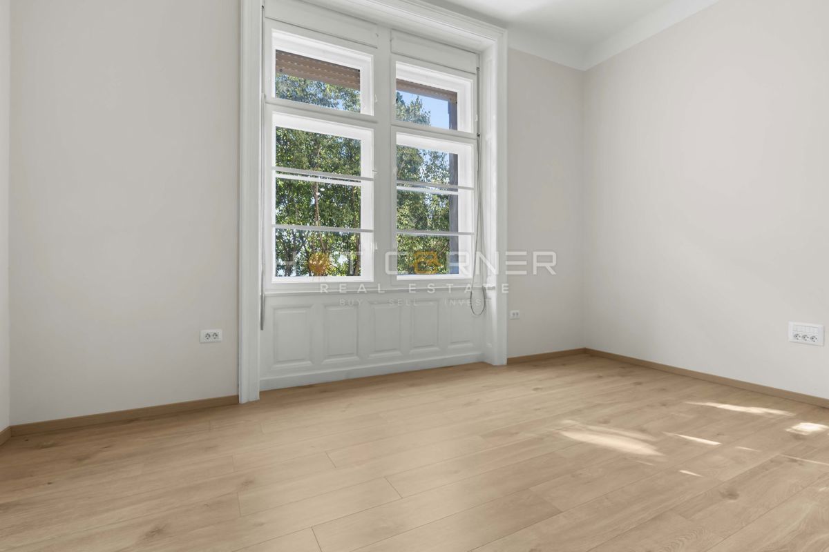 Elegantno stanovanje v Villi Minz, 147 m², razgled na morje