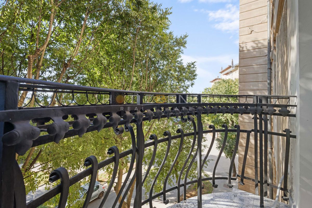 Elegantno stanovanje v Villi Minz, 147 m², razgled na morje