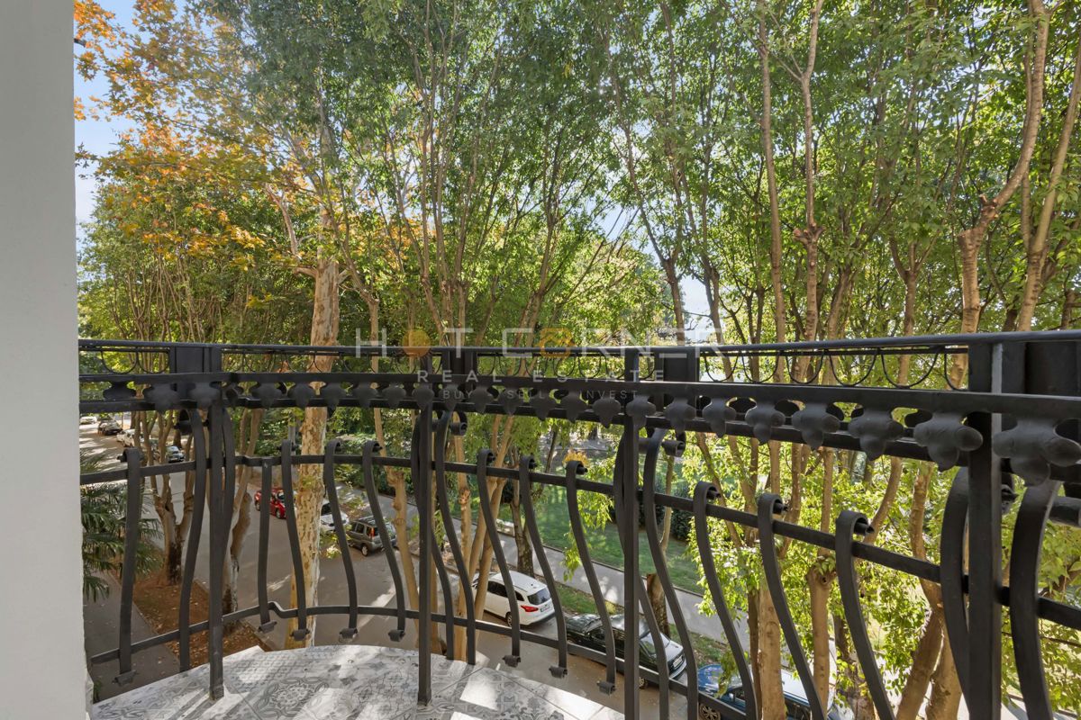 Elegantno stanovanje v Villi Minz, 147 m², razgled na morje