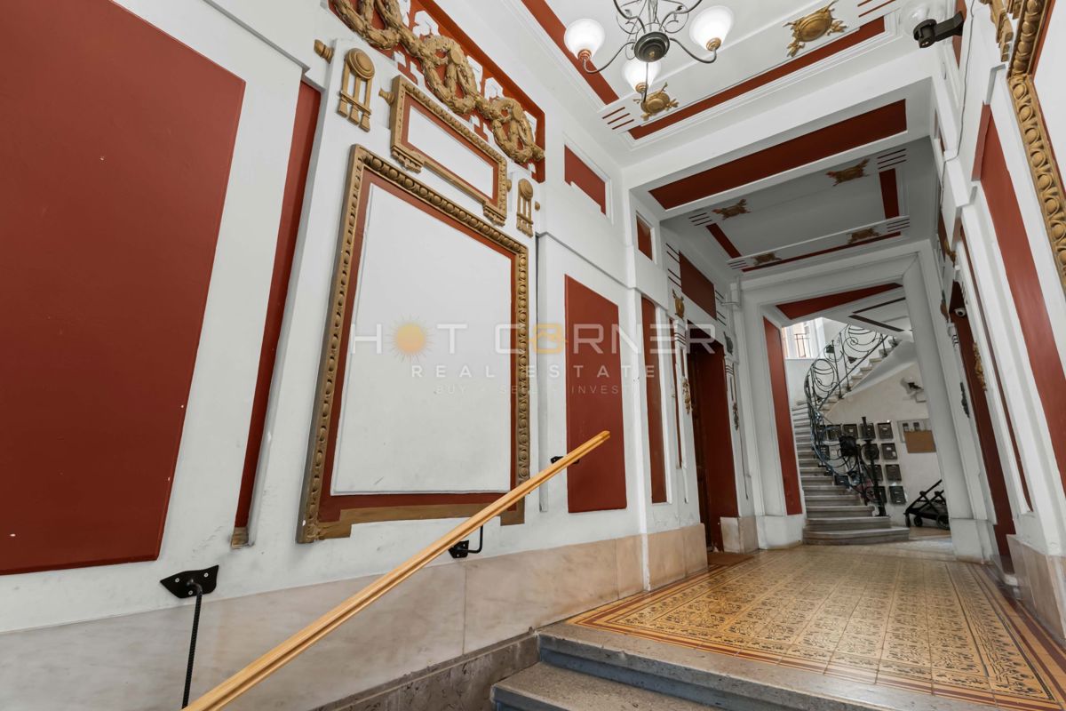 Elegantno stanovanje v Villi Minz, 147 m², razgled na morje