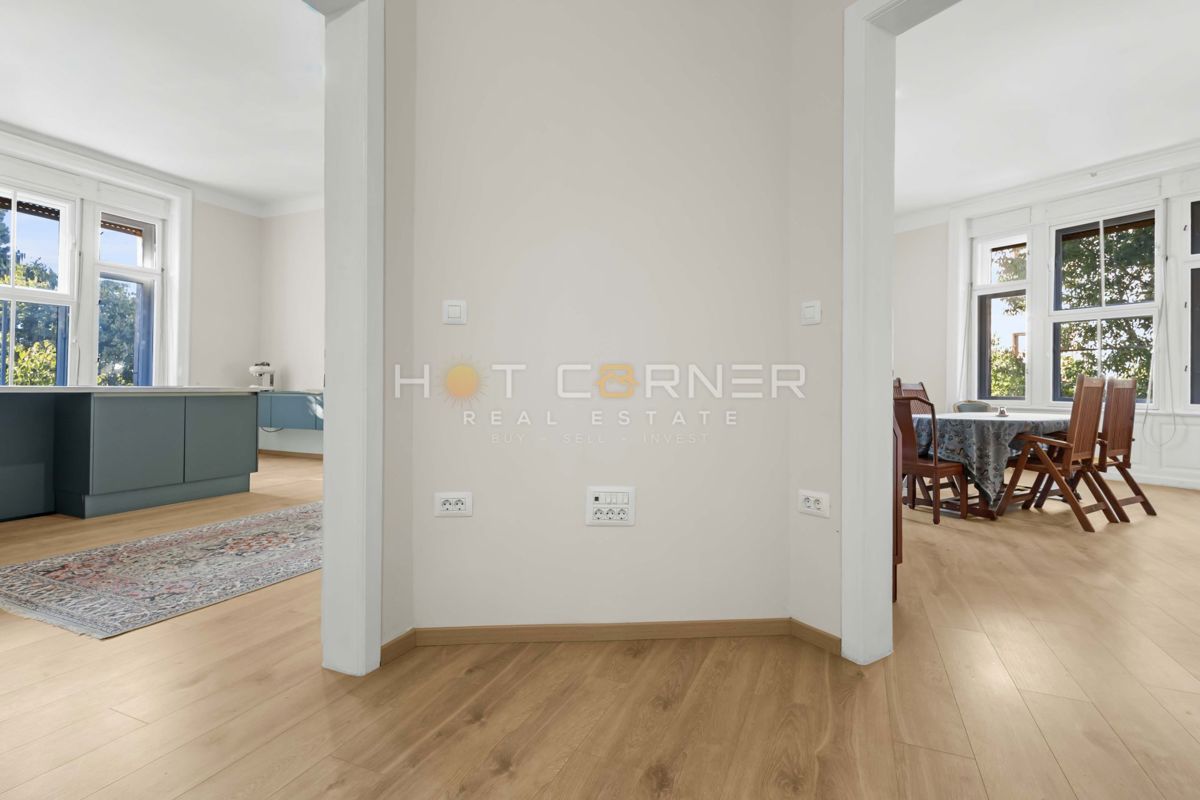 Elegantno stanovanje v Villi Minz, 147 m², razgled na morje