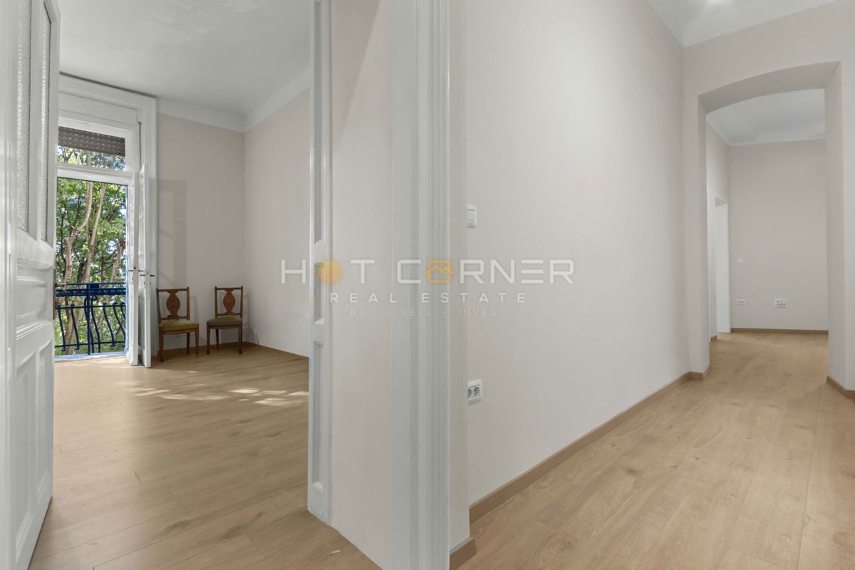 Elegantno stanovanje v Villi Minz, 147 m², razgled na morje