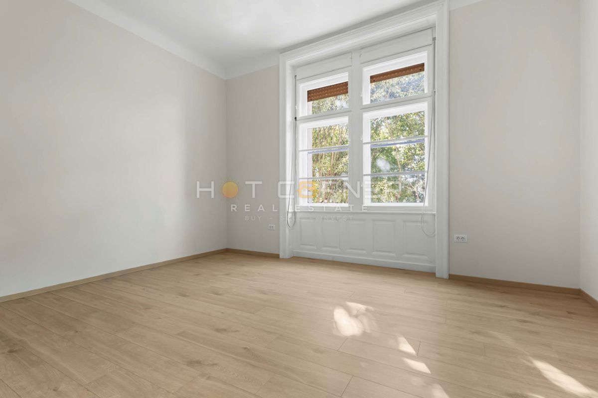 Elegantno stanovanje v Villi Minz, 147 m², razgled na morje