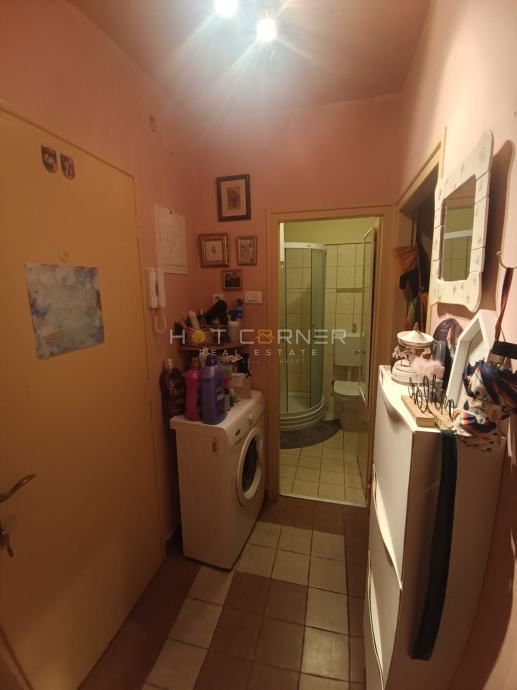 Pula, center, 1-sobno stanovanje, 2. nadstropje, jug, UPORABNO DOVOLJENJE