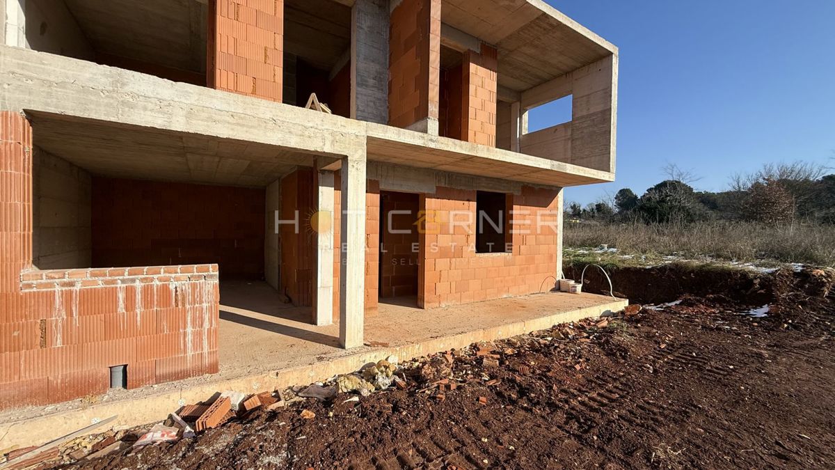 Novogradnja v Pulju: stanovanje v 1. nadstropju s parkiriščem in shrambo