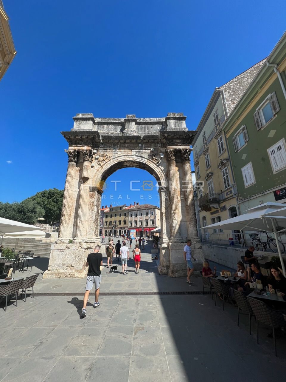 Apartma z veliko teraso za najem ali bivanje v centru Pulja