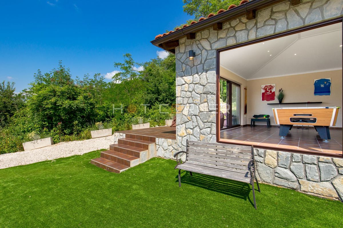 Hiša Tinjan, 300m2