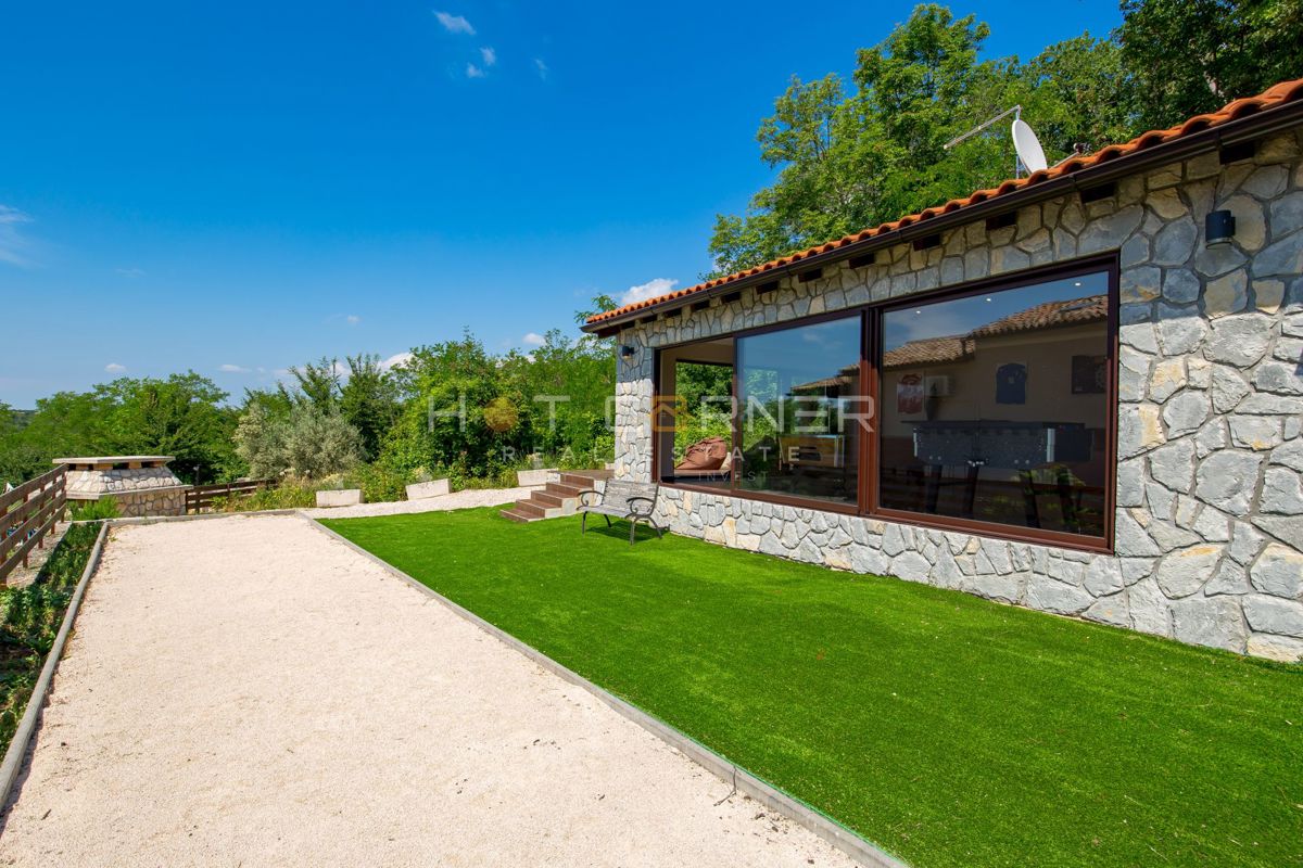 Hiša Tinjan, 300m2