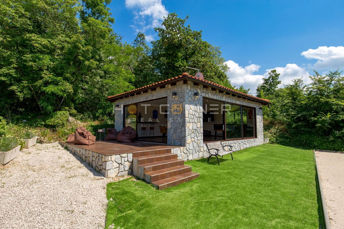 Hiša Tinjan, 300m2