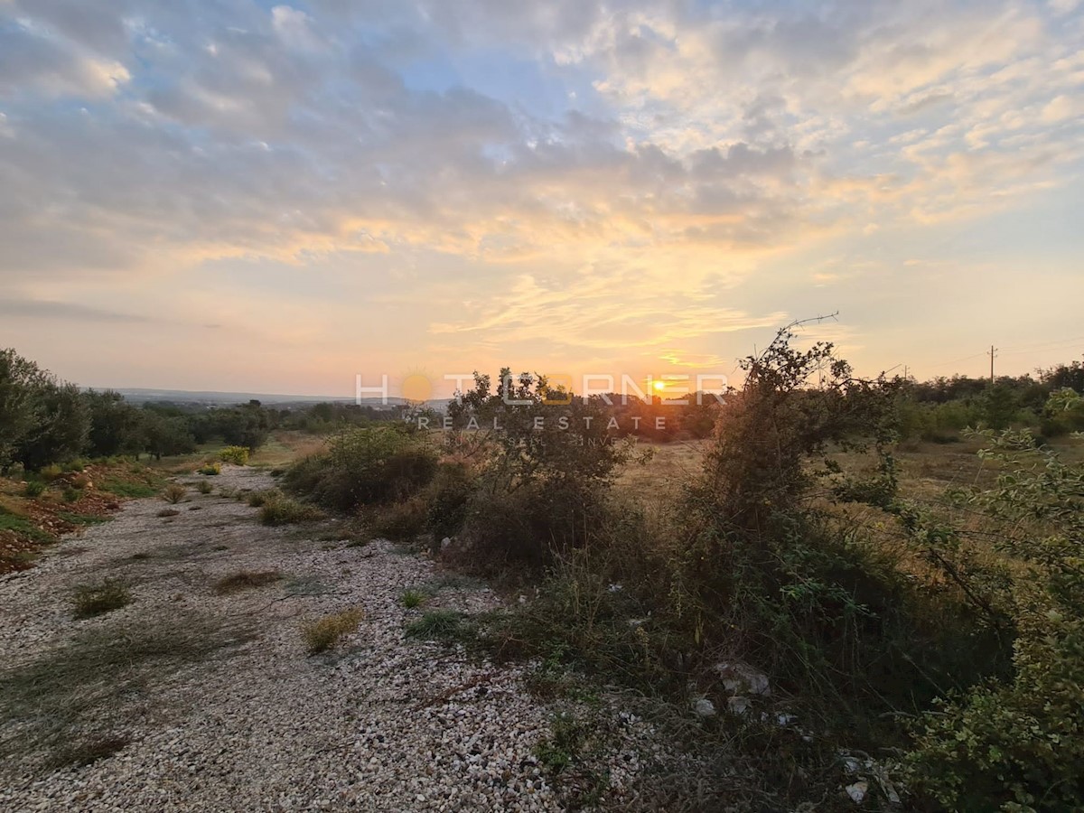 Gradbeno zemljišče Štinjan, Pula, 663m2