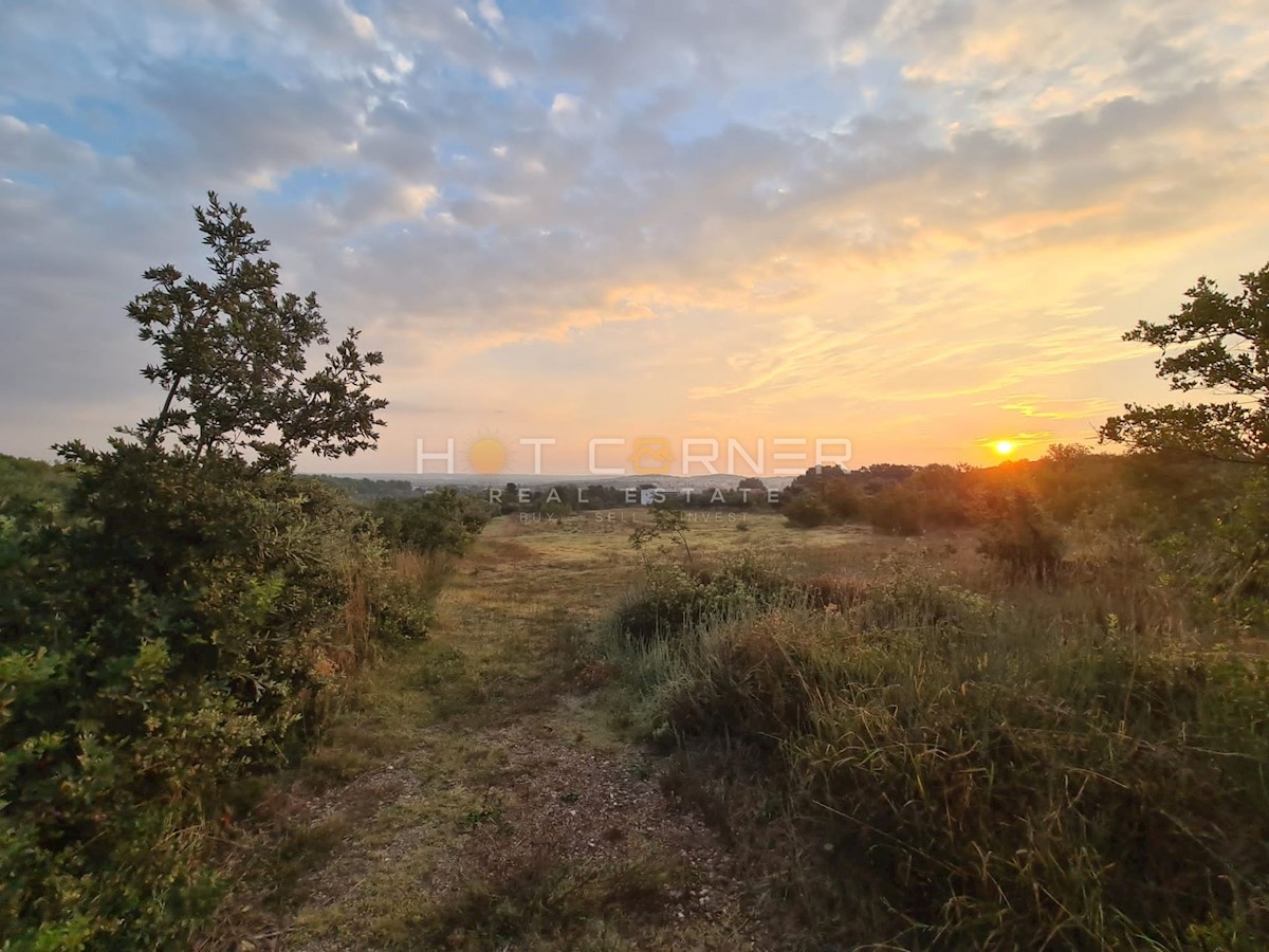 Gradbeno zemljišče Štinjan, Pula, 663m2