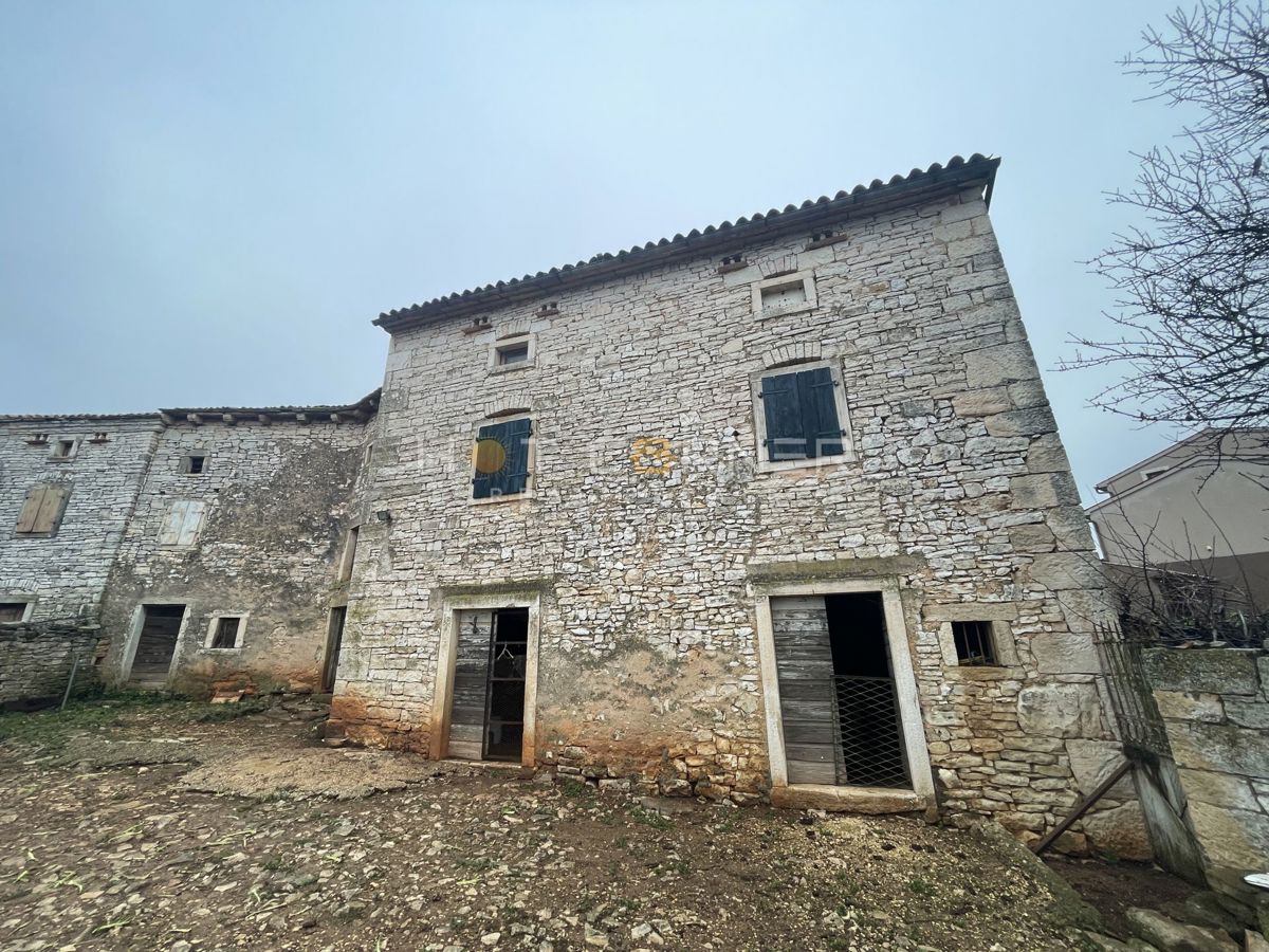 Hiša Svetvinčenat, 220m2