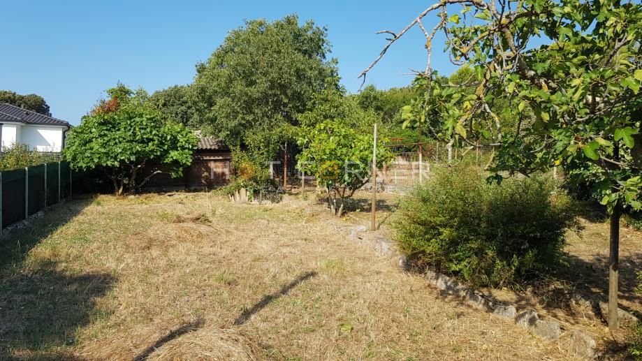 Vintijan, Pješčana Uvala, čudovito urejena kmetijska parcela, 2 km od morja