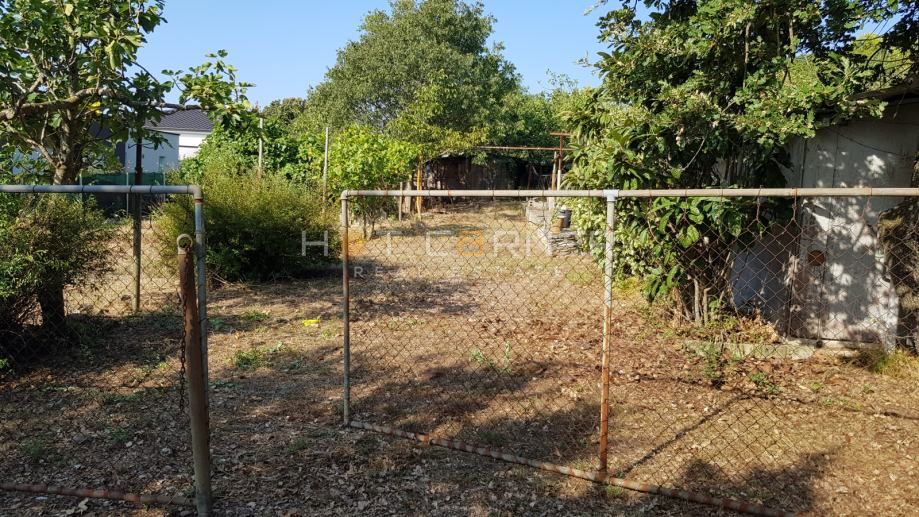 Vintijan, Pješčana Uvala, čudovito urejena kmetijska parcela, 2 km od morja