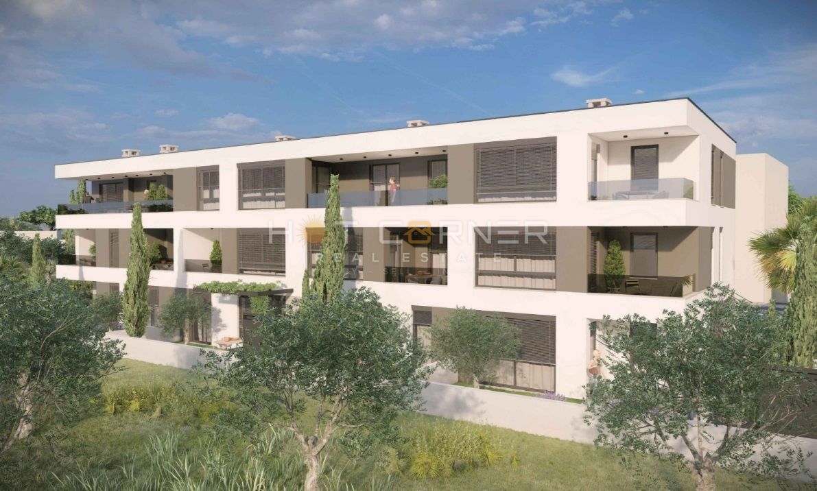 Štinjan, penthouse, 3 spalnice, velika terasa, pogled na morje, 3 minute vožnje od plaže Puntižela!