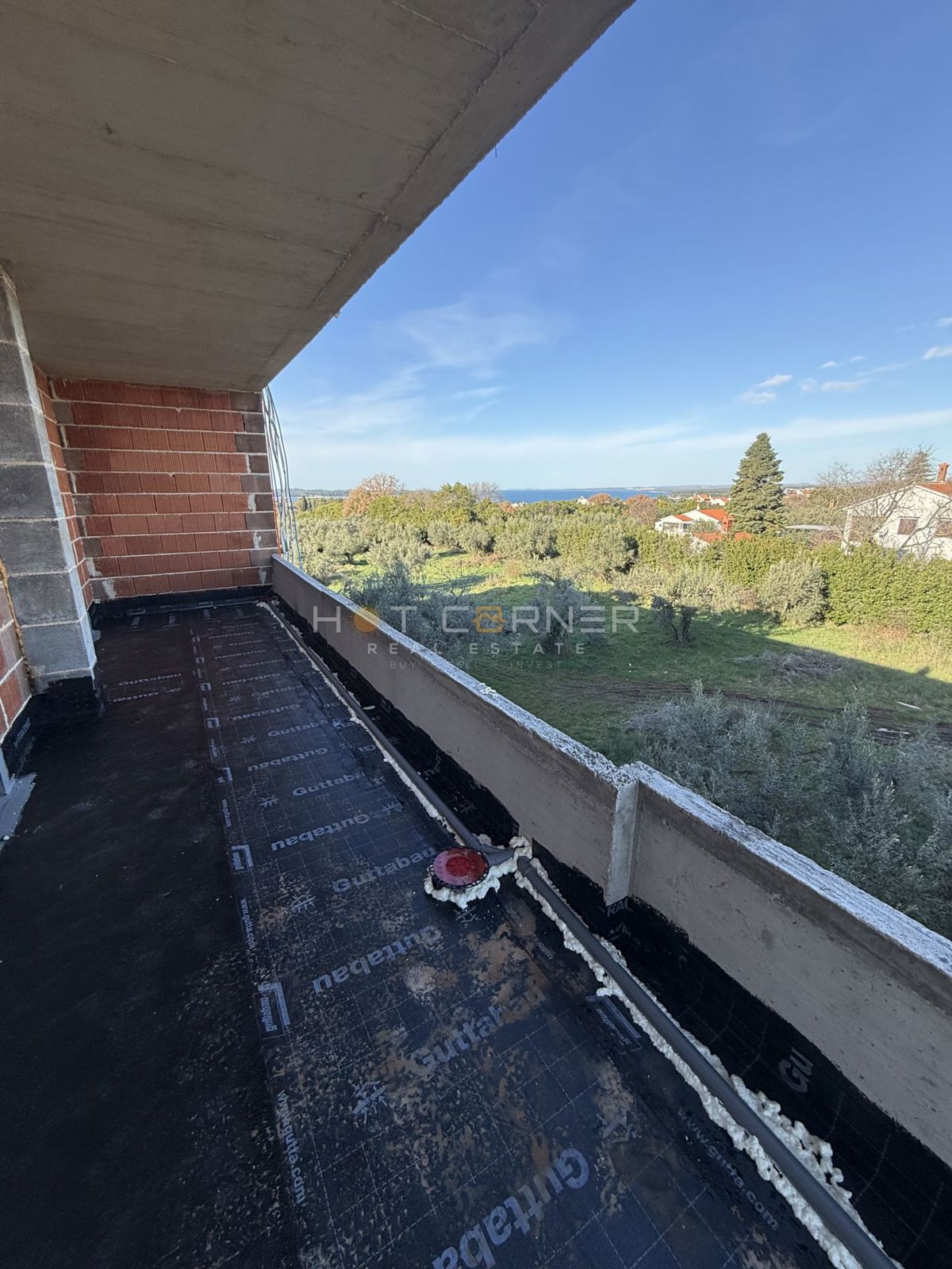 Štinjan, penthouse, 3 spalnice, velika terasa, pogled na morje, 3 minute vožnje od plaže Puntižela!