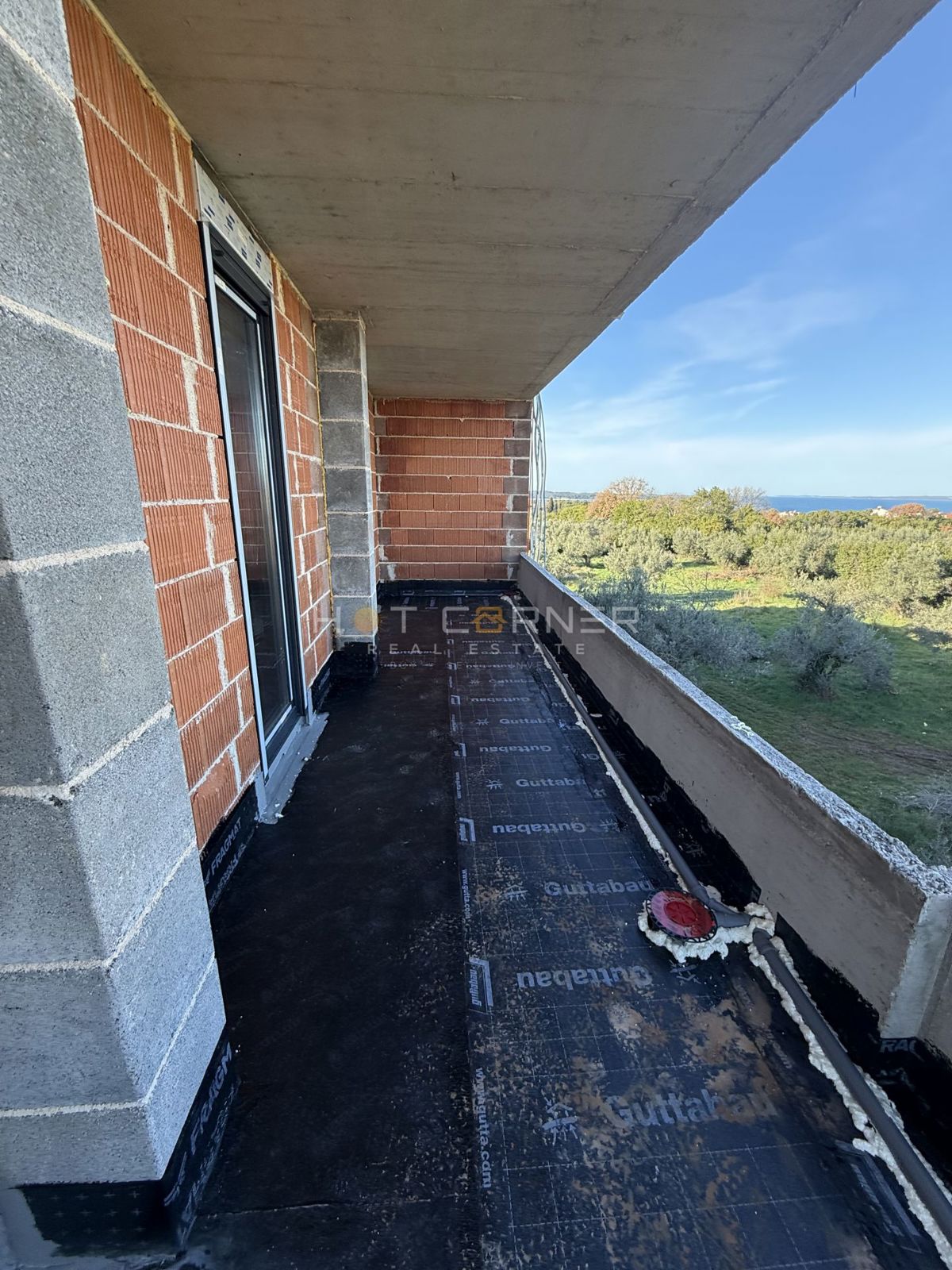 Štinjan, penthouse, 3 spalnice, velika terasa, pogled na morje, 3 minute vožnje od plaže Puntižela!