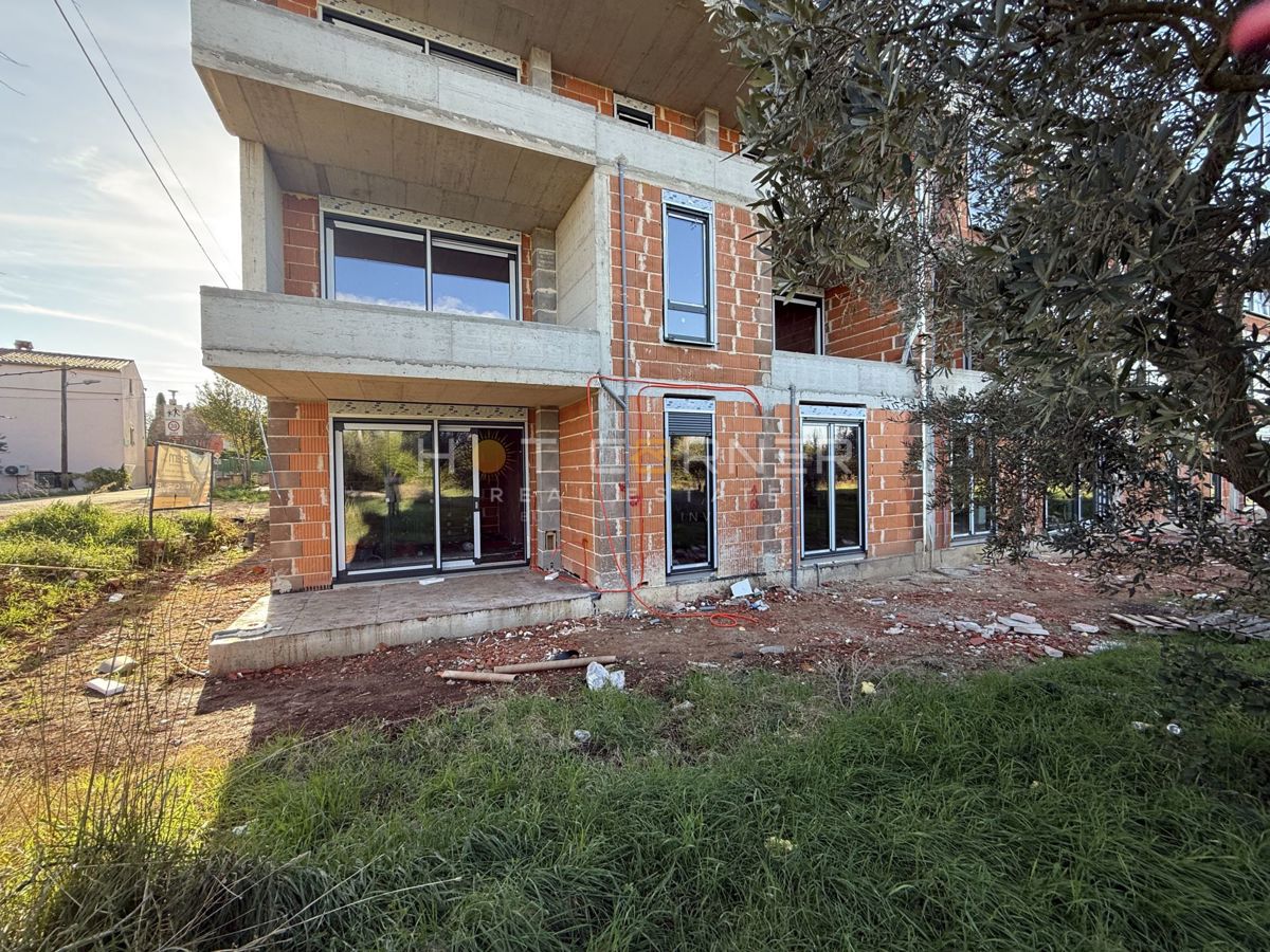 Štinjan, penthouse, 3 spalnice, velika terasa, pogled na morje, 3 minute vožnje od plaže Puntižela!