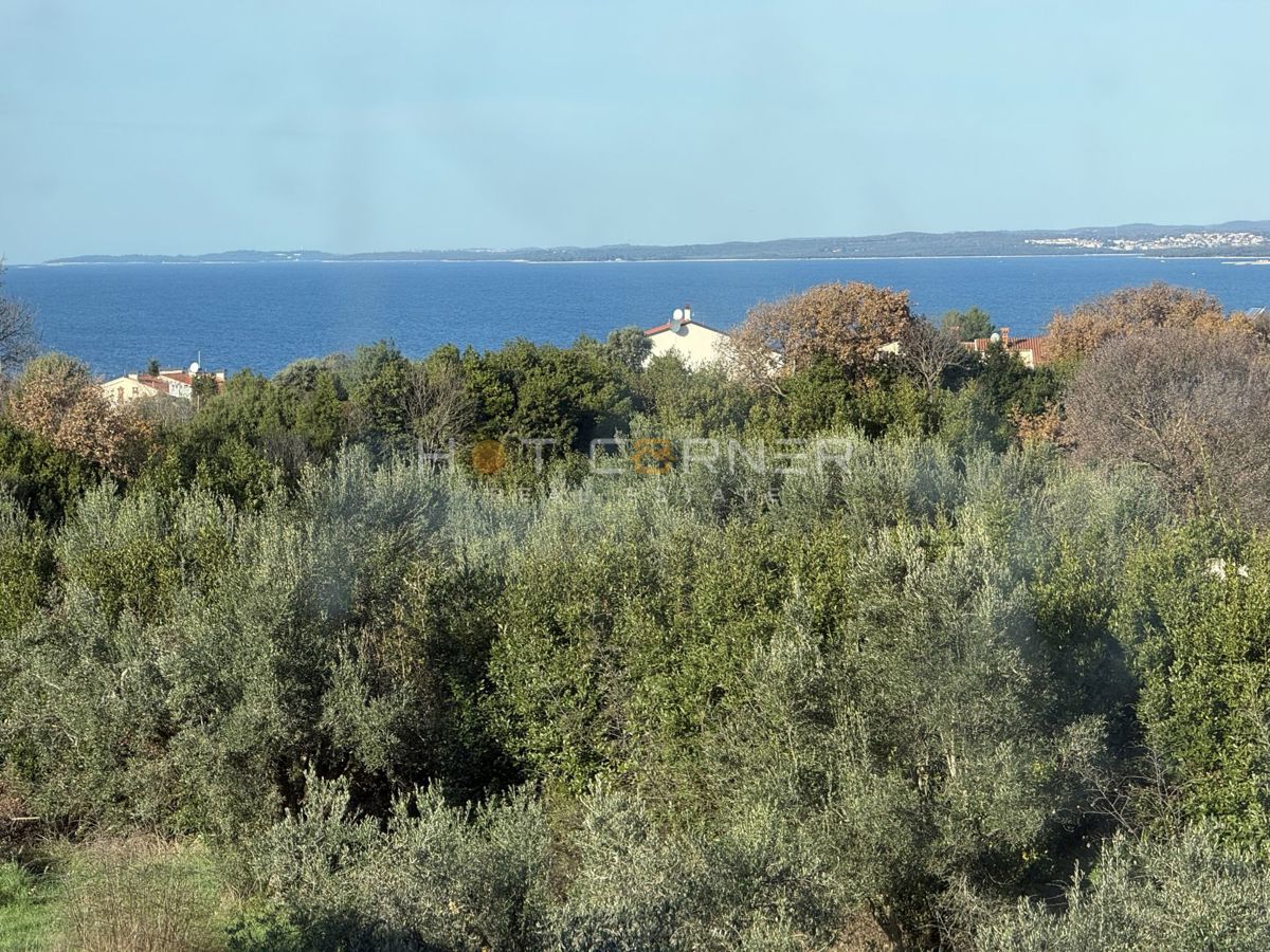 Štinjan, penthouse, 3 spalnice, velika terasa, pogled na morje, 3 minute vožnje od plaže Puntižela!