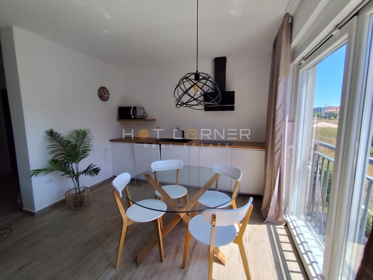 Valdebek, nov sodoben apartma, opremljeno, 1. nadstropje, 2 spalnici, UPORABNO DOVOLJENJE