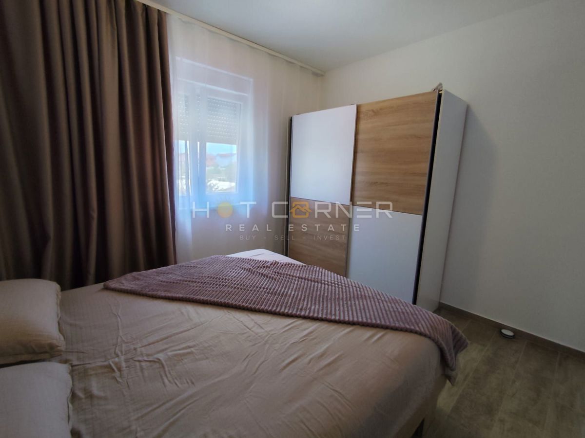 Valdebek, nov sodoben apartma, opremljeno, 1. nadstropje, 2 spalnici, UPORABNO DOVOLJENJE