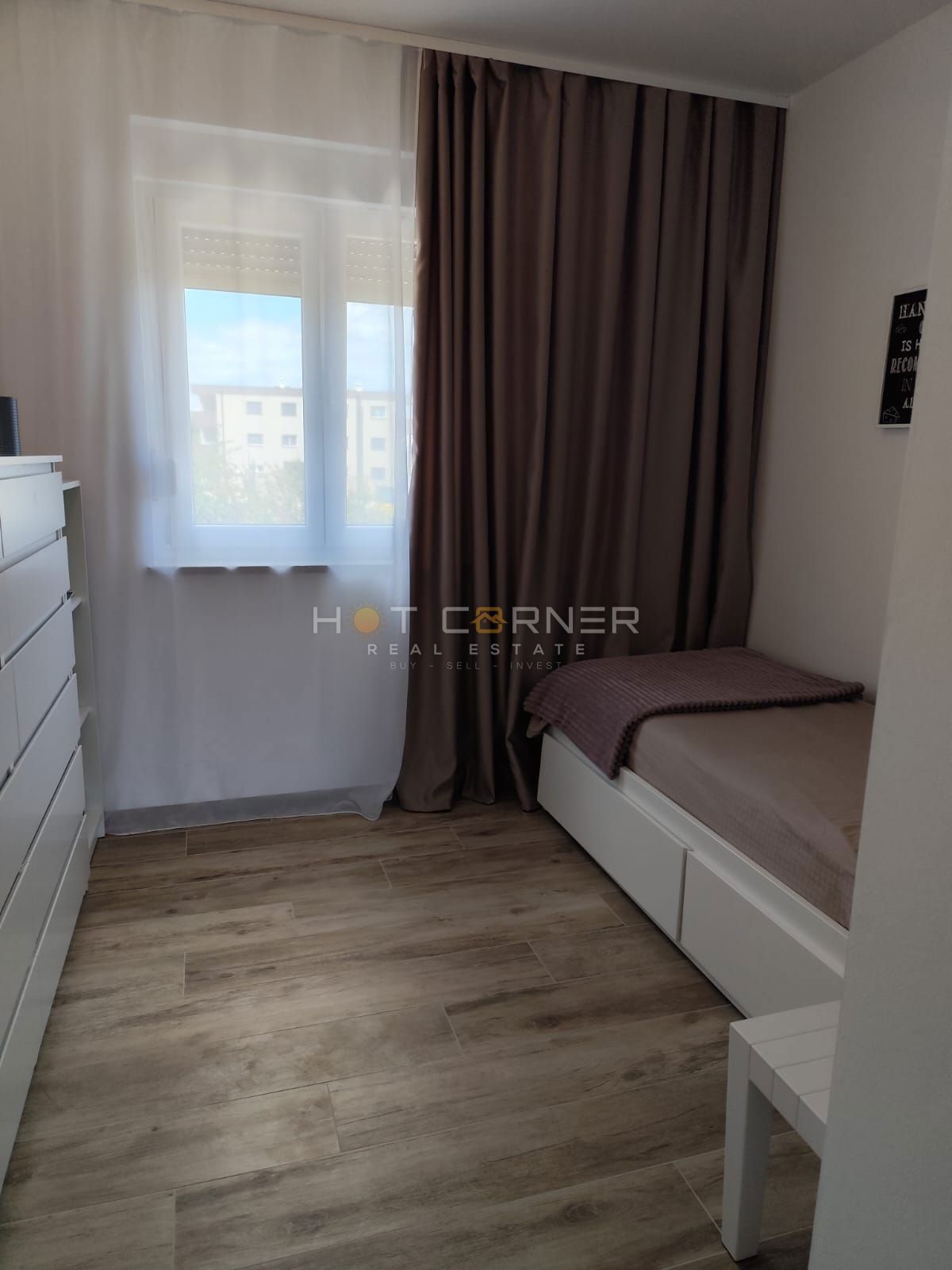 Valdebek, nov sodoben apartma, opremljeno, 1. nadstropje, 2 spalnici, UPORABNO DOVOLJENJE