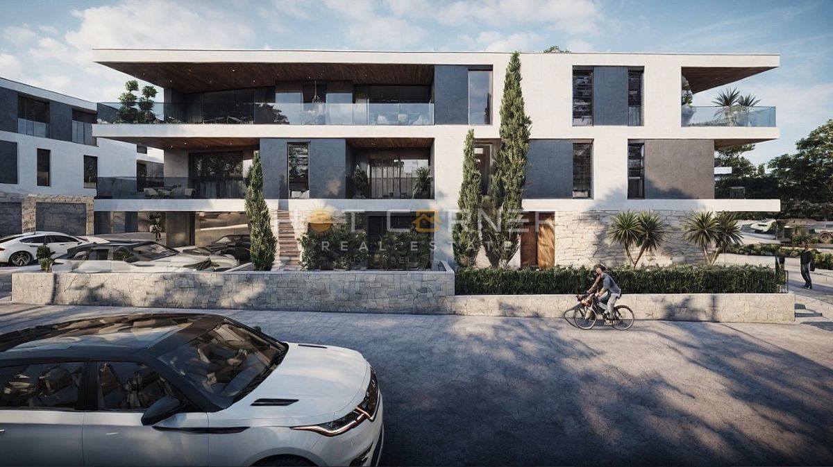Moderen penthouse, 3 spalnice, ogromna terasa, blizu morja!