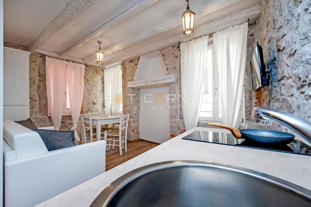 Arhitekturni biser starega Rovinja – avtentična razkošna hiša