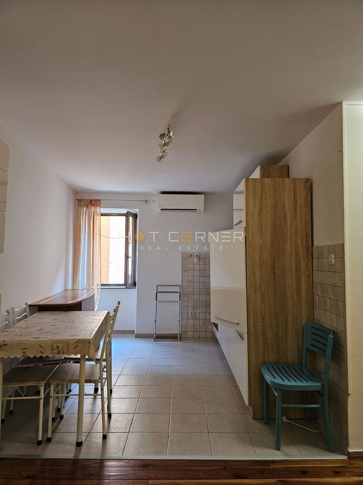 Redka priložnost v srcu Rovinja