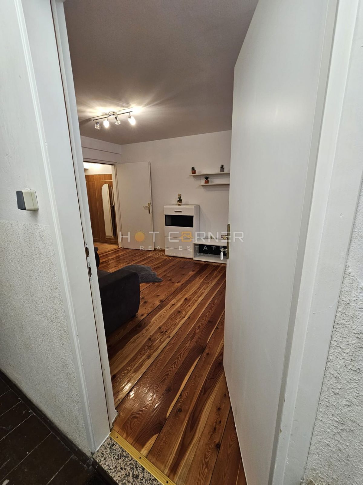 Redka priložnost v srcu Rovinja