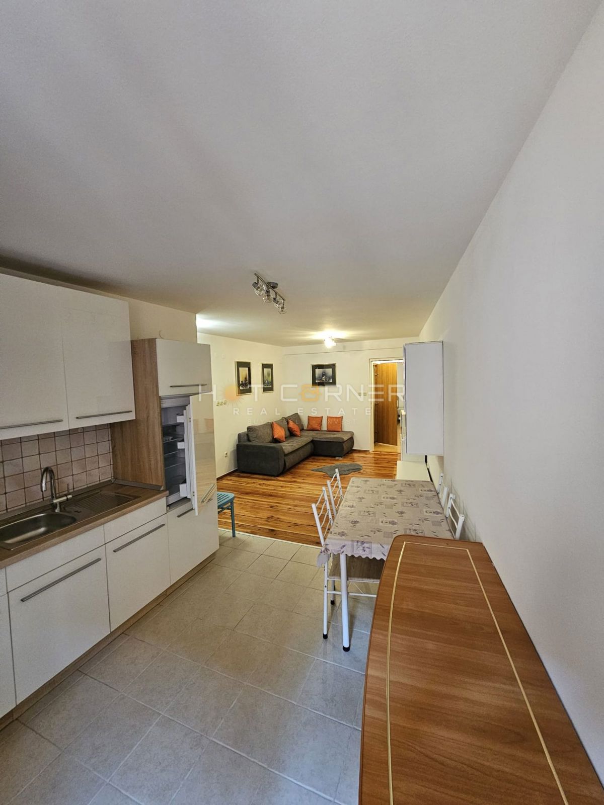 Redka priložnost v srcu Rovinja