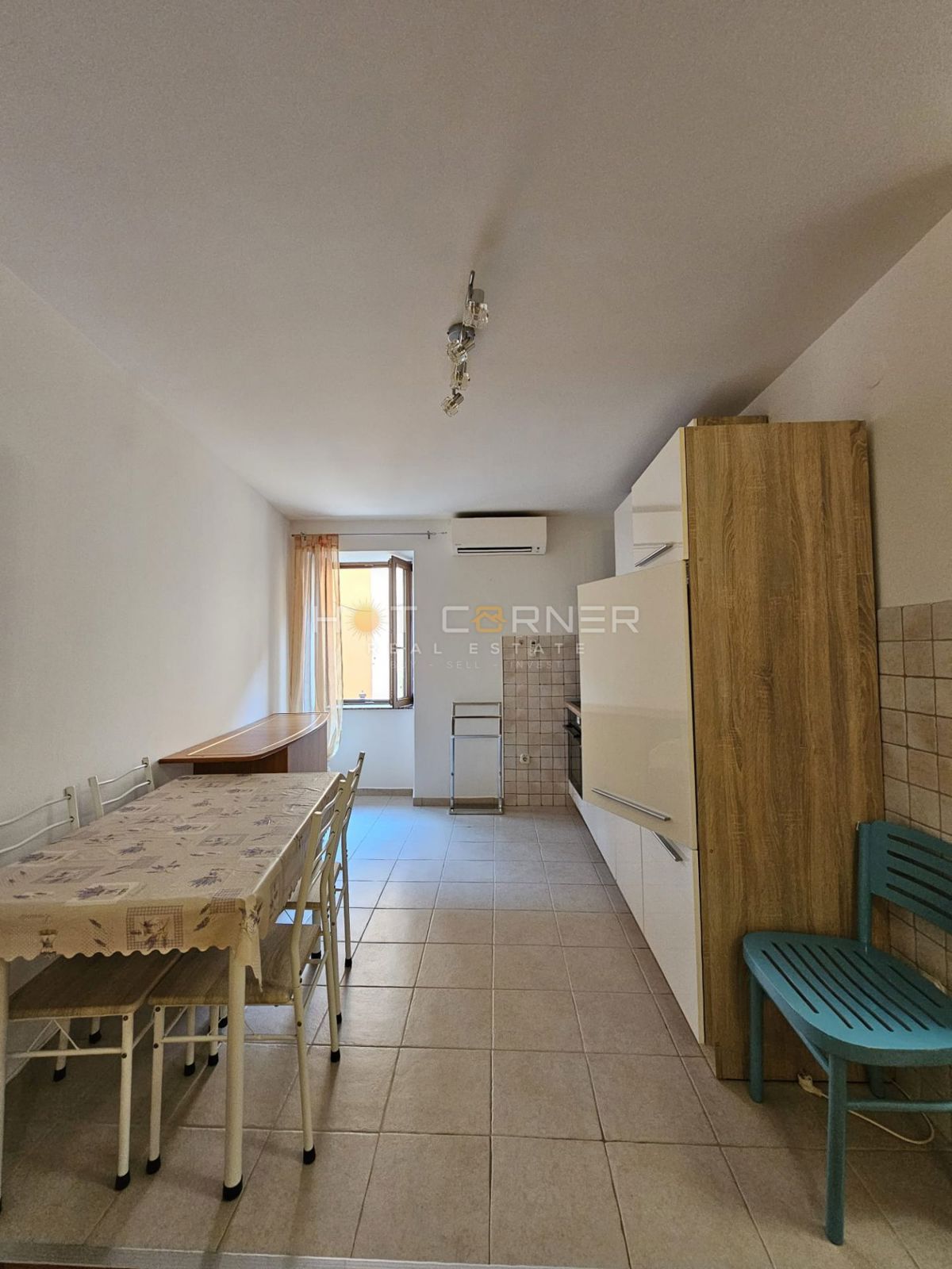 Redka priložnost v srcu Rovinja