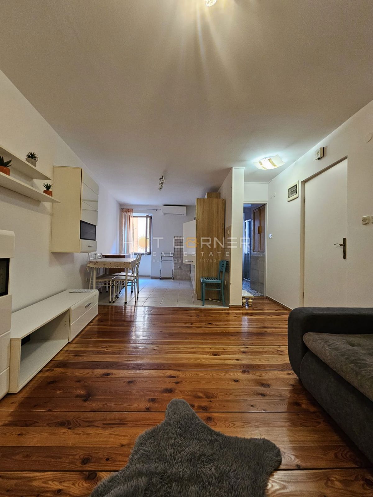 Redka priložnost v srcu Rovinja