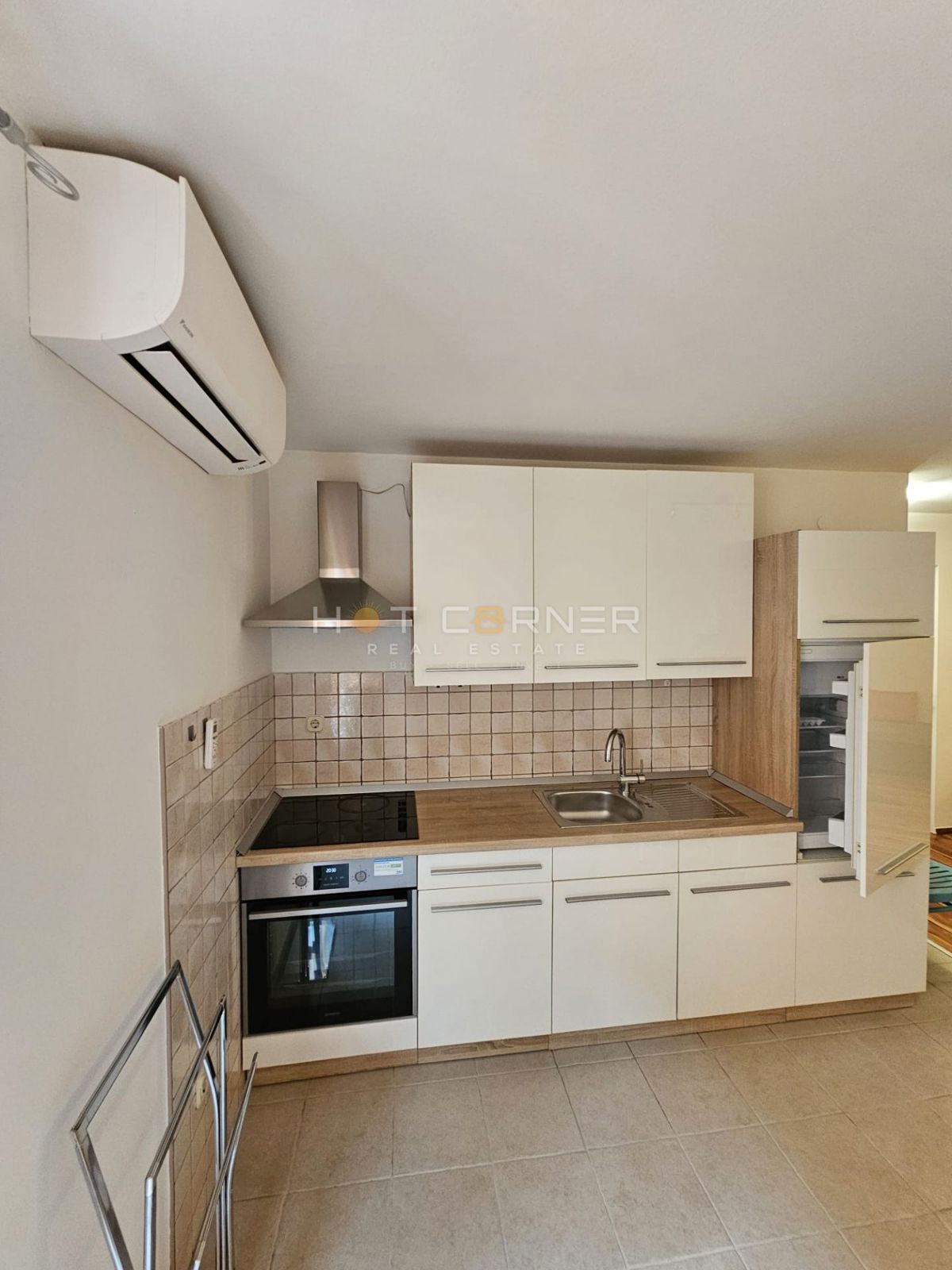 Redka priložnost v srcu Rovinja