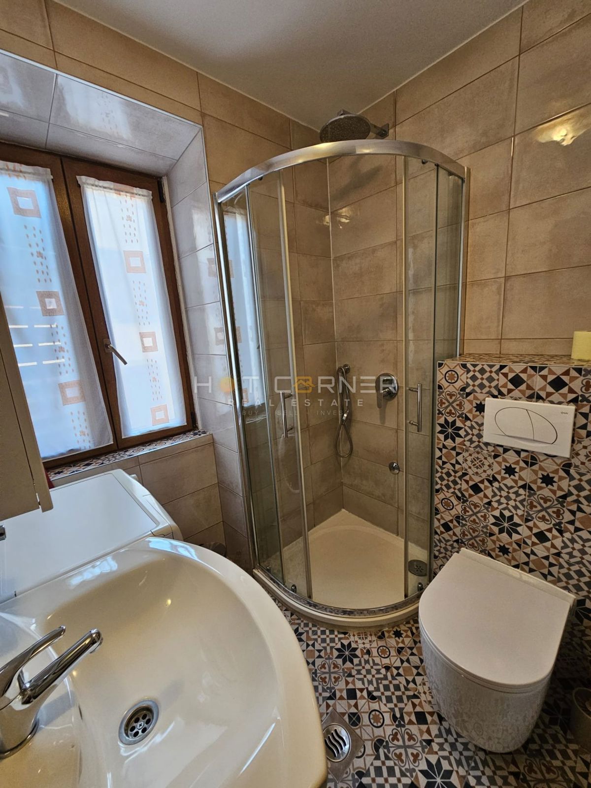 Redka priložnost v srcu Rovinja