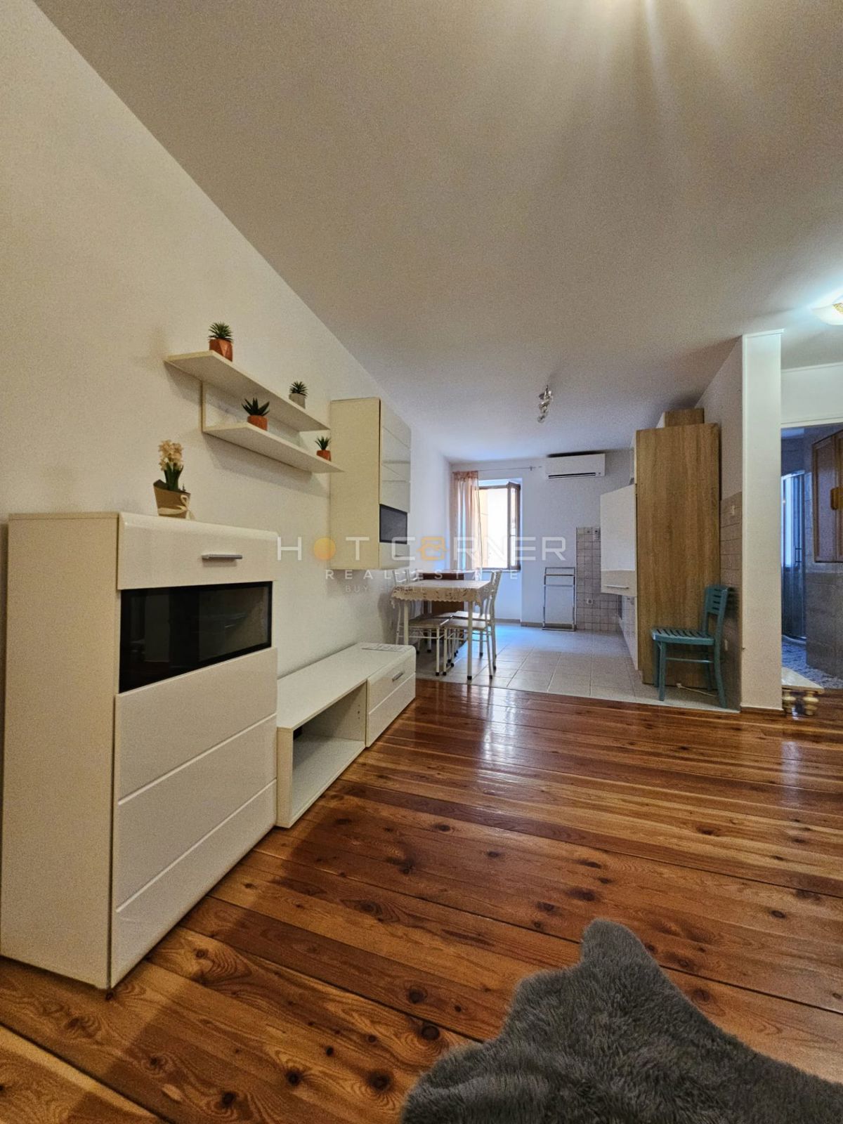 Redka priložnost v srcu Rovinja