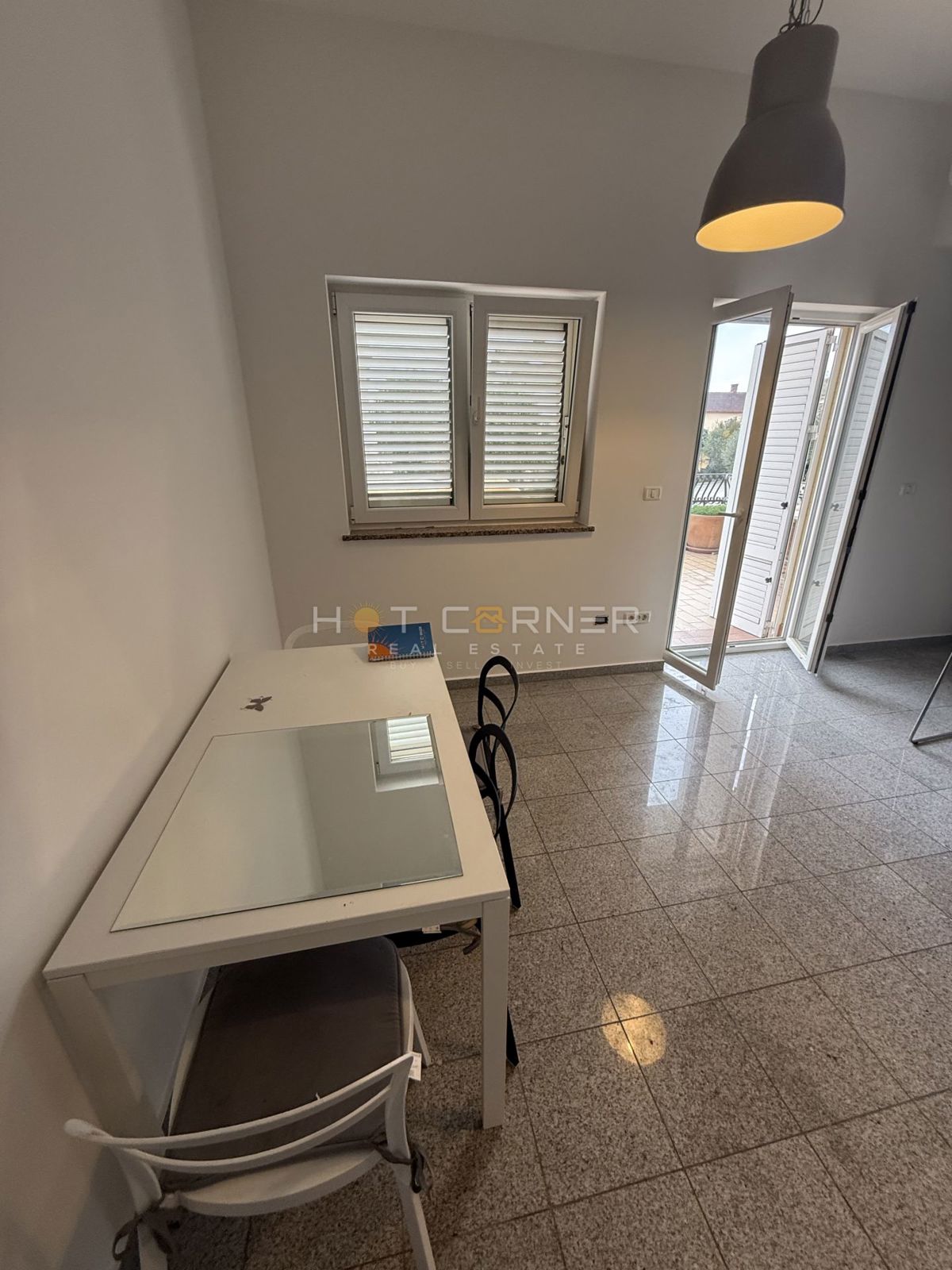 Pula, Veli Vrh, pritlično stanovanje, 1 spalnica, velika terasa