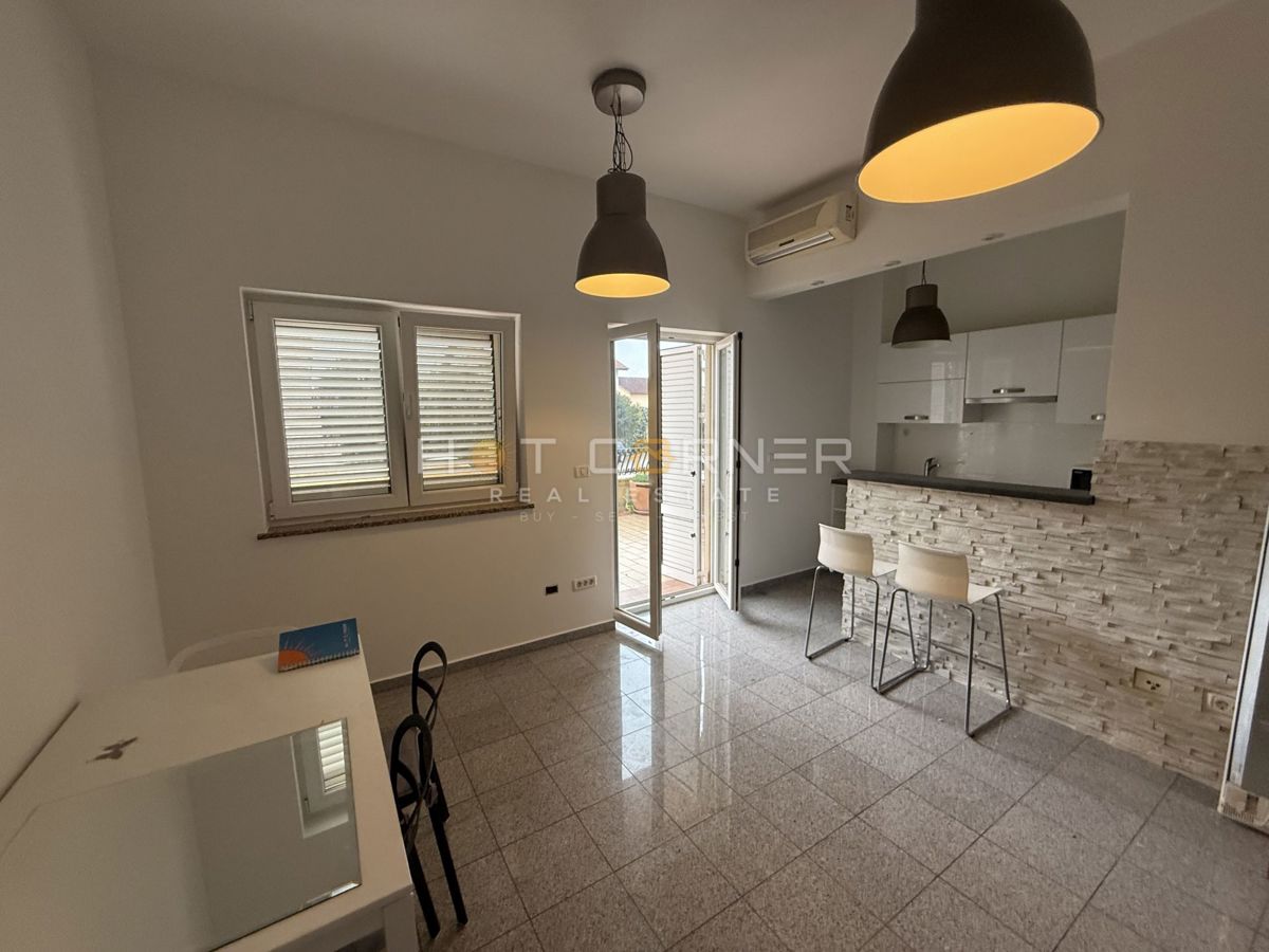 Pula, Veli Vrh, pritlično stanovanje, 1 spalnica, velika terasa