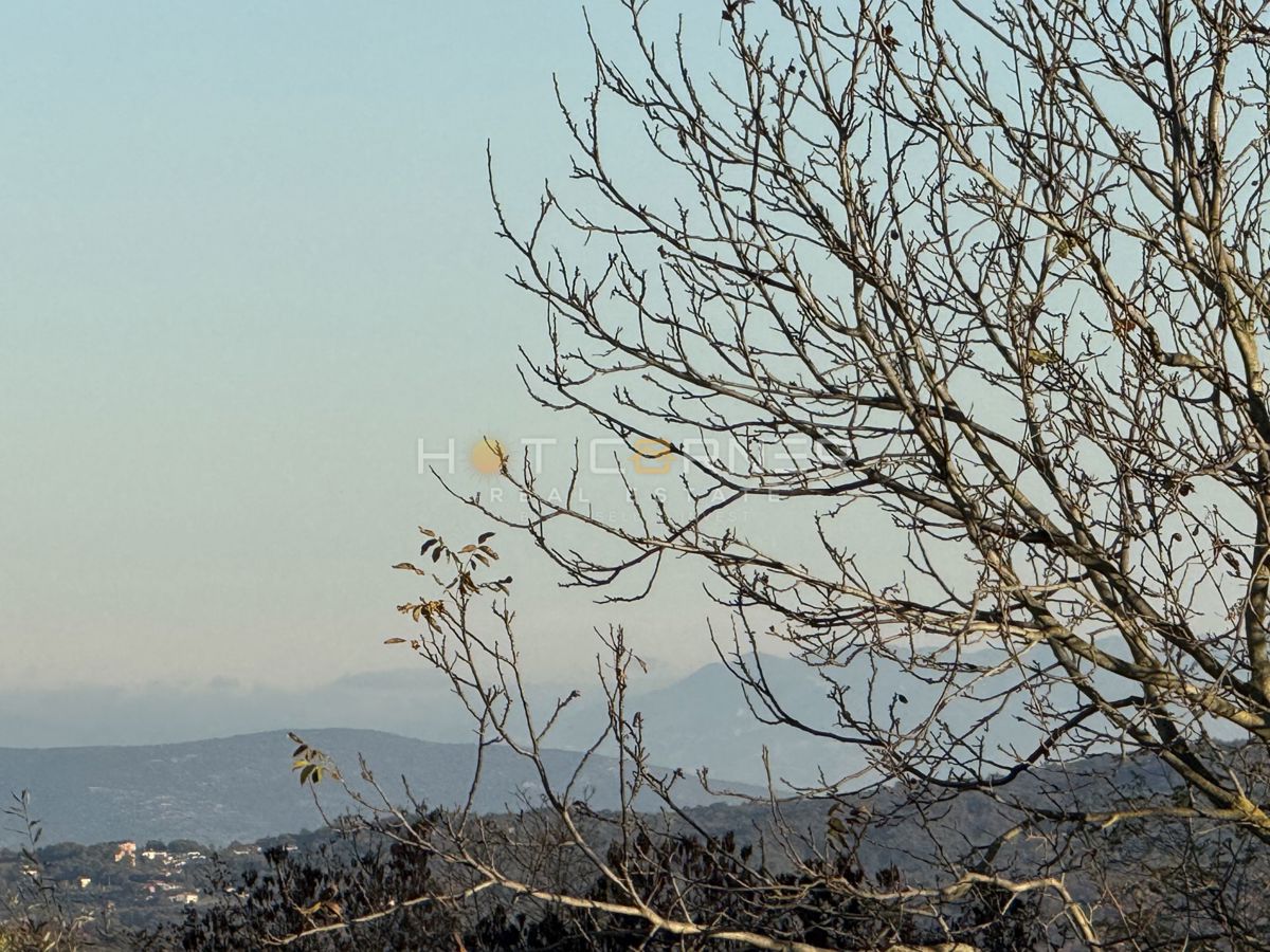 Barban – Gradbena parcela v mirnem in zelenem okolju
