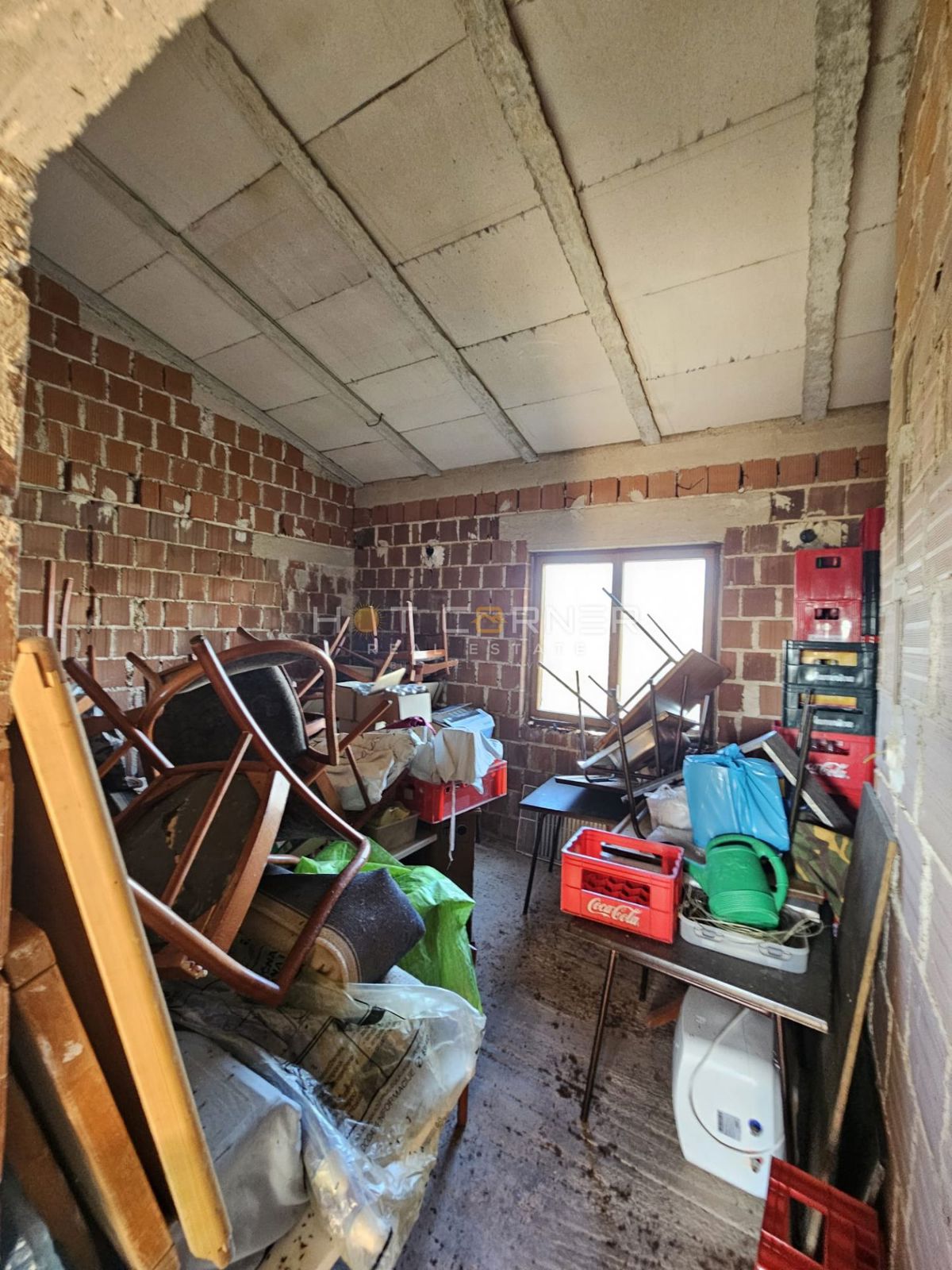 Veliko gradbeno zemljišče 4814 m² z hišo Roh-bau – Šišan, idealno za 4-6 parcel!