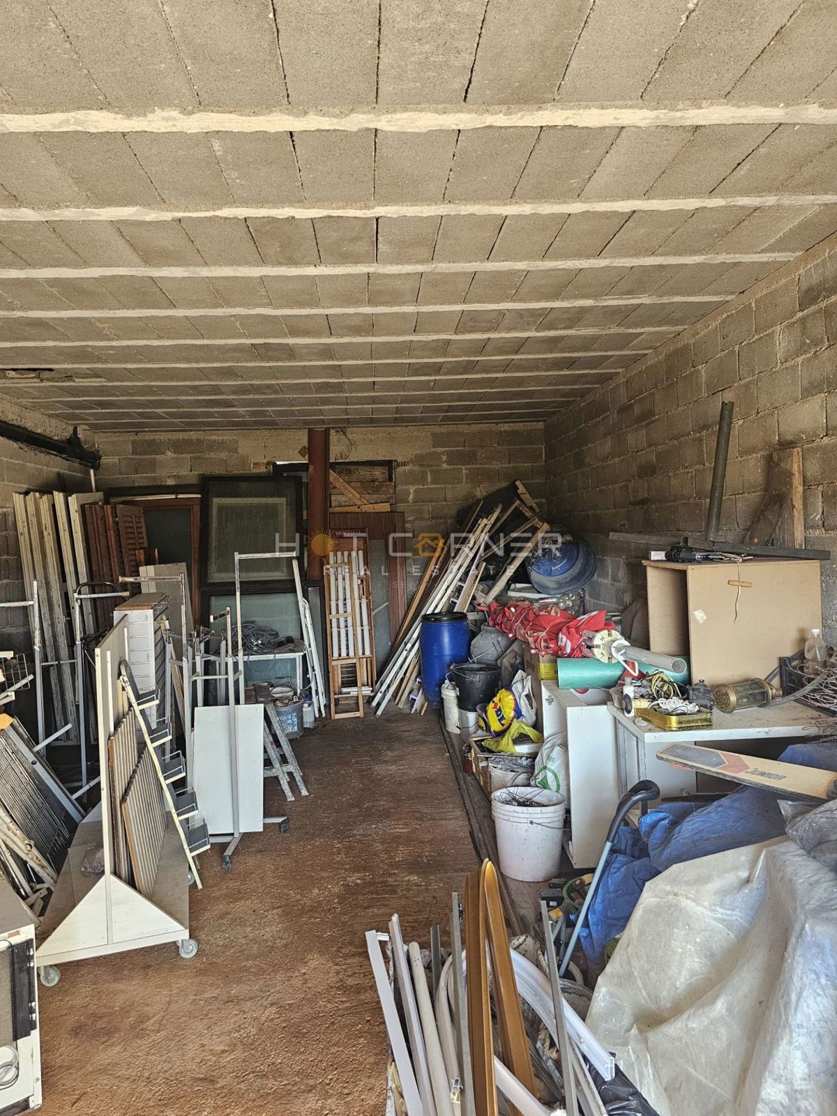 Veliko gradbeno zemljišče 4814 m² z hišo Roh-bau – Šišan, idealno za 4-6 parcel!