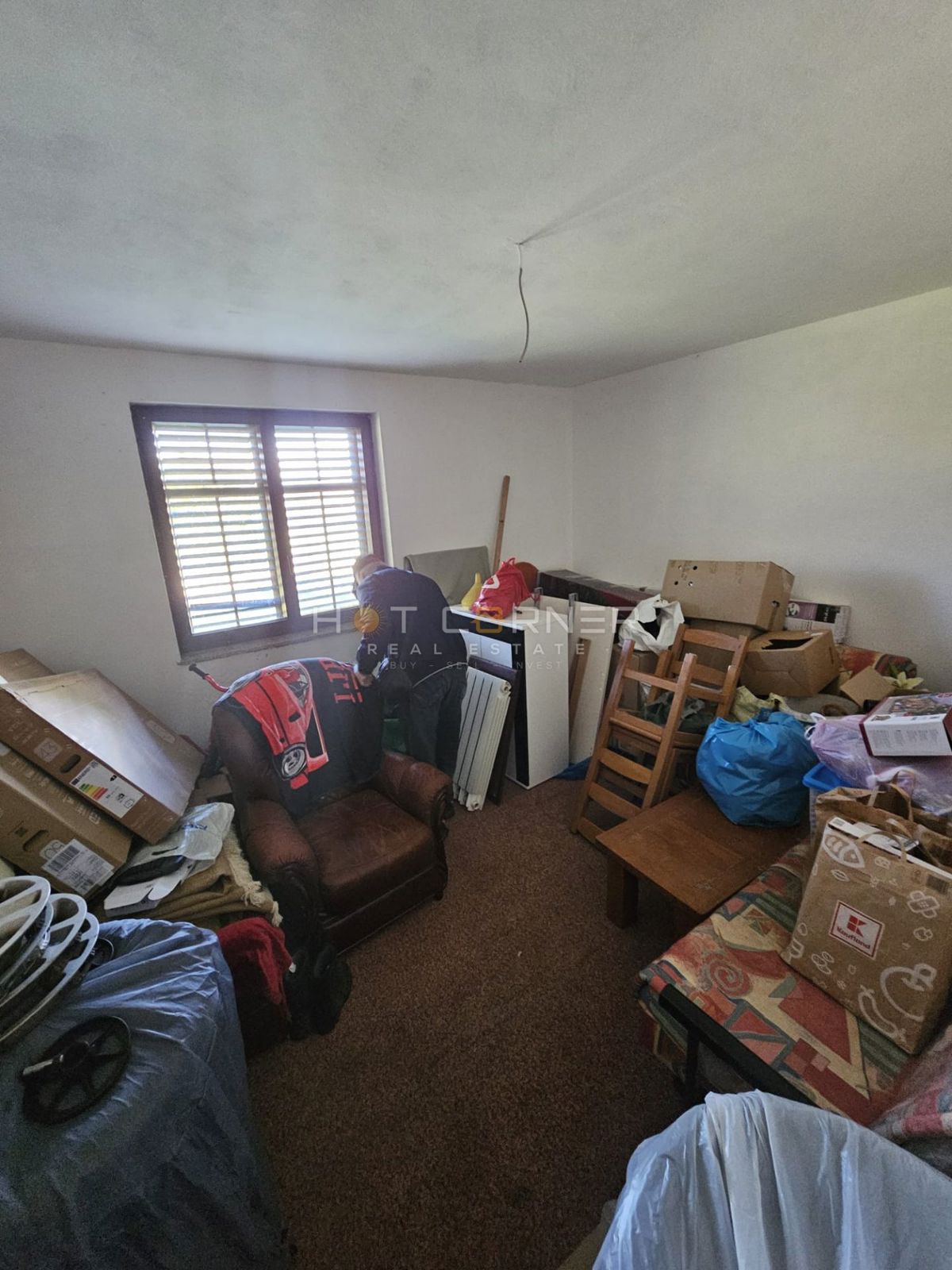 Veliko gradbeno zemljišče 4814 m² z hišo Roh-bau – Šišan, idealno za 4-6 parcel!