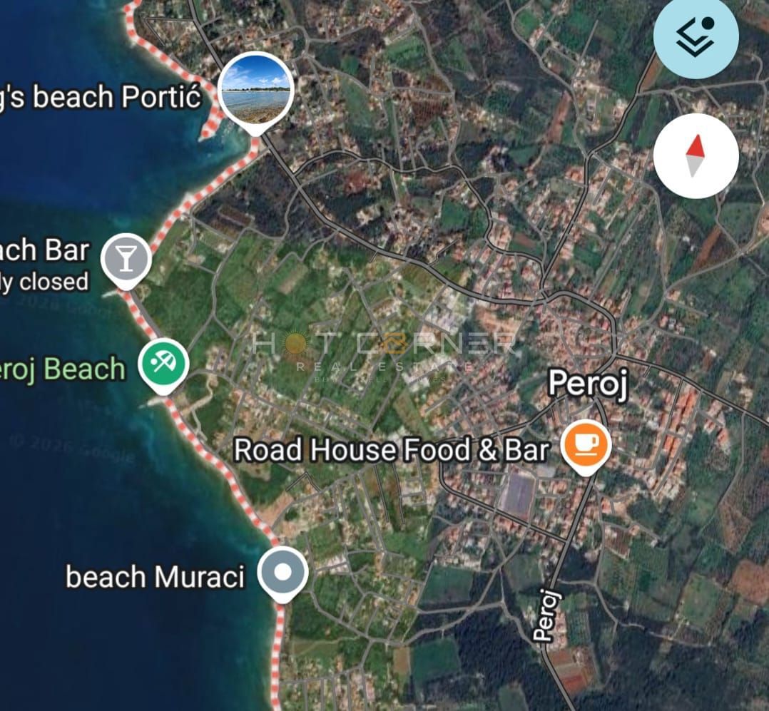 Kmetijsko zemljišče z oljčnim gozdčkom – prva vrsta ob morju, Peroj