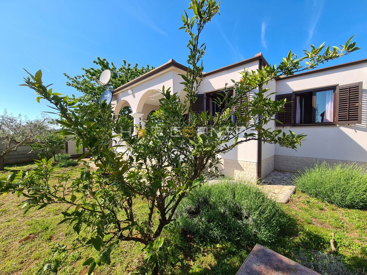 Hiša Monteserpo - Komunal, Pula, 180m2