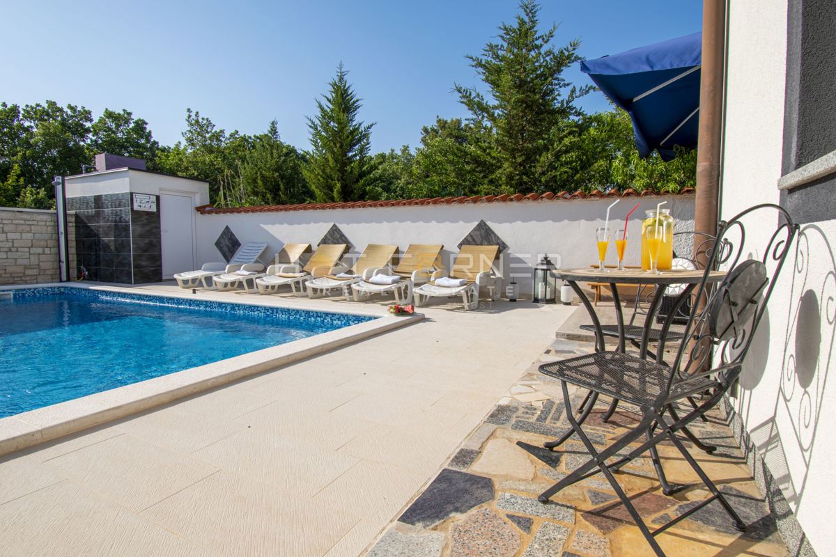 Hiša Veli vrh, Pula, 260m2