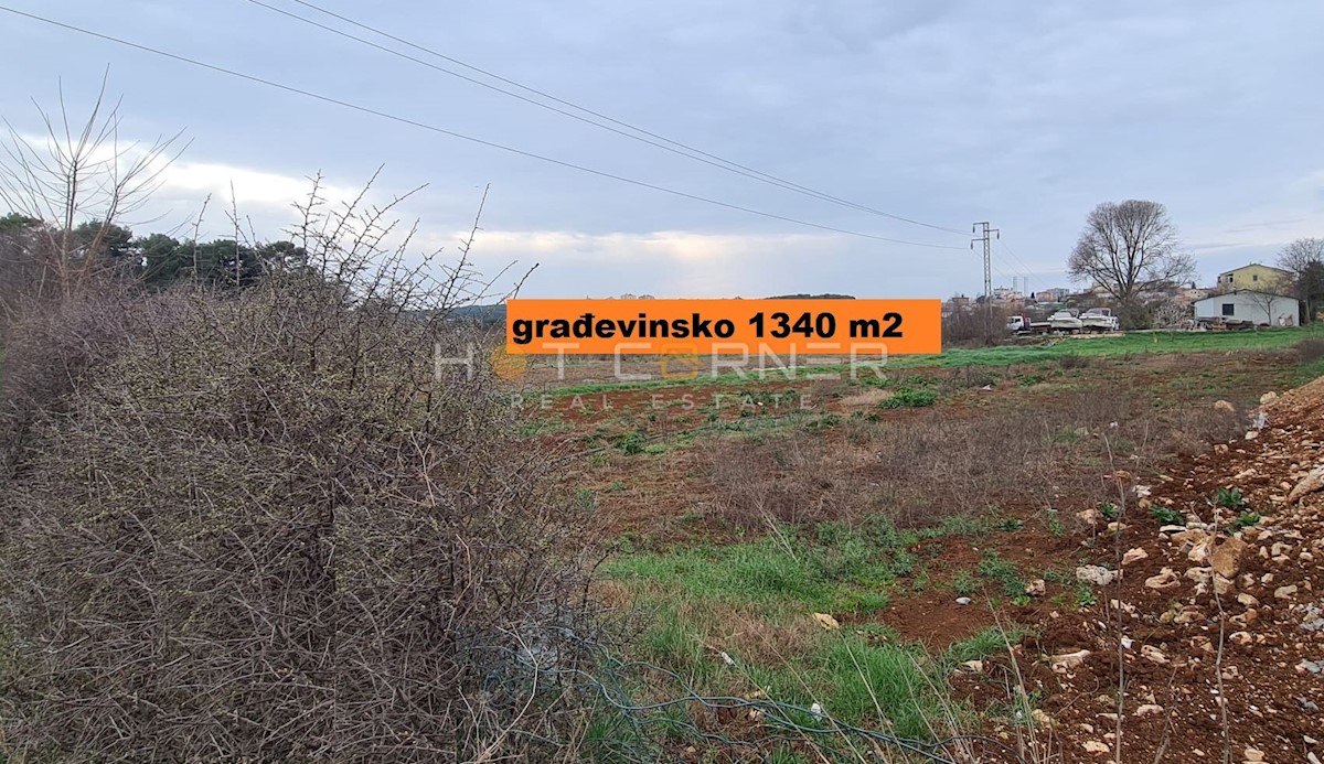 Gradbeno zemljišče Valmade, Pula, 1.350m2