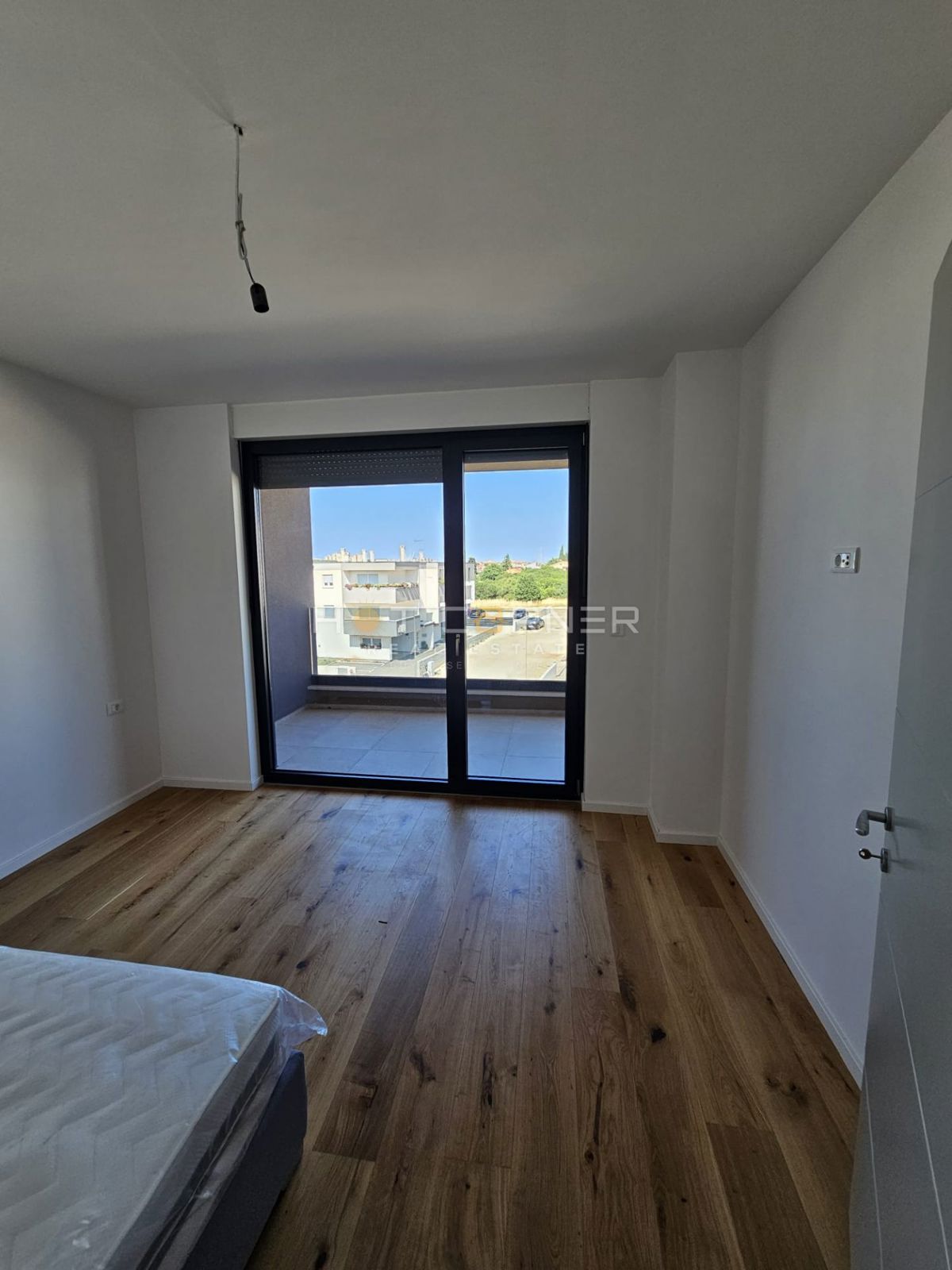 Moderen, svetel penthouse stanovanje v Valdebeku – Pula