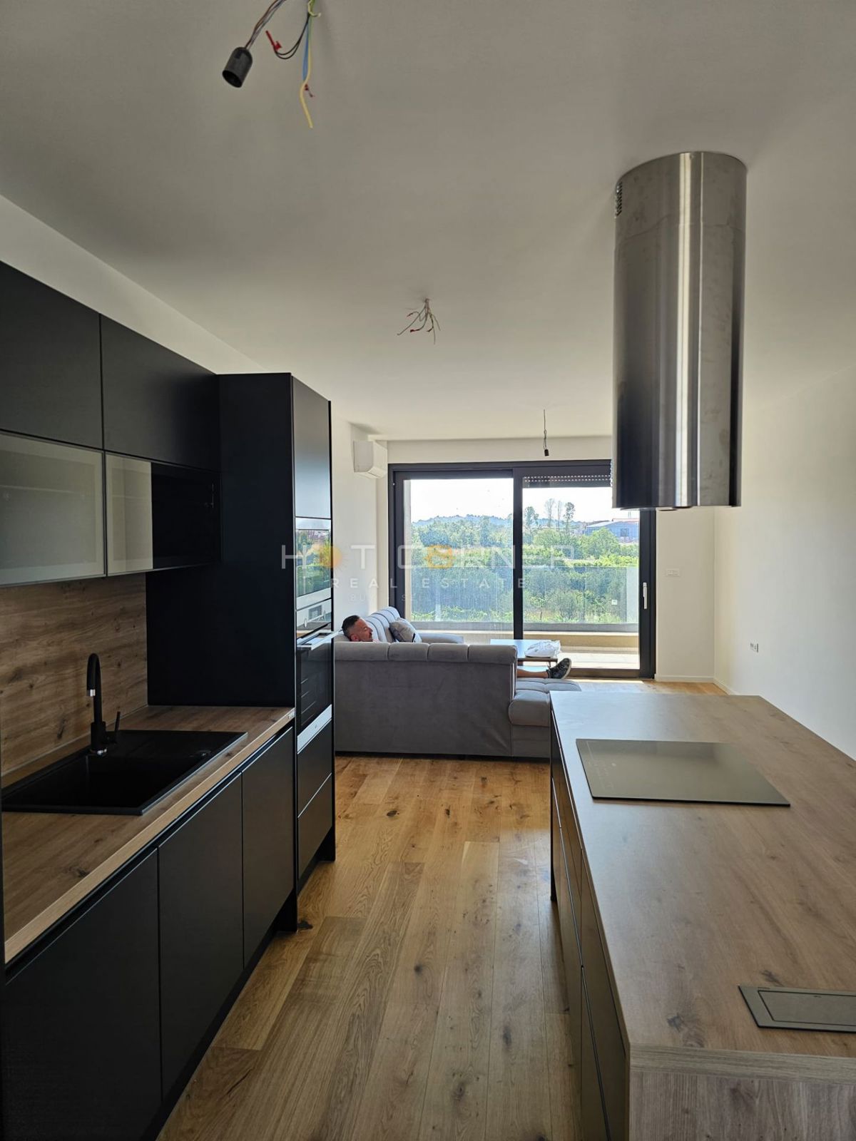 Moderen, svetel penthouse stanovanje v Valdebeku – Pula